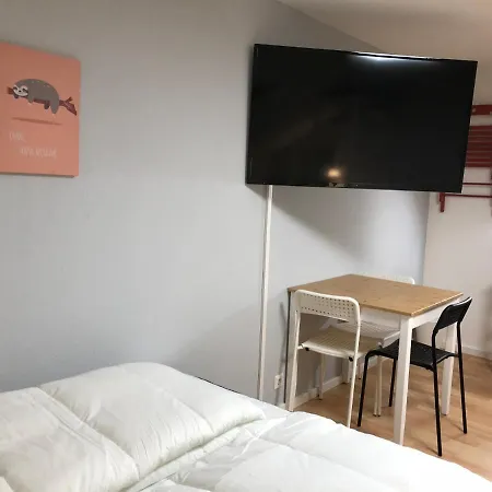 First Class Zentral/universitat/klinikum Apartment