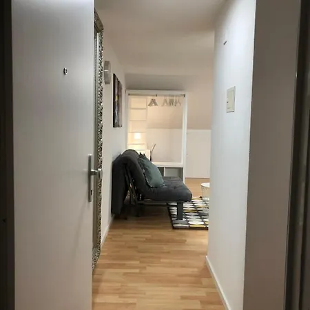 First Class Zentral/universitat/klinikum Apartment